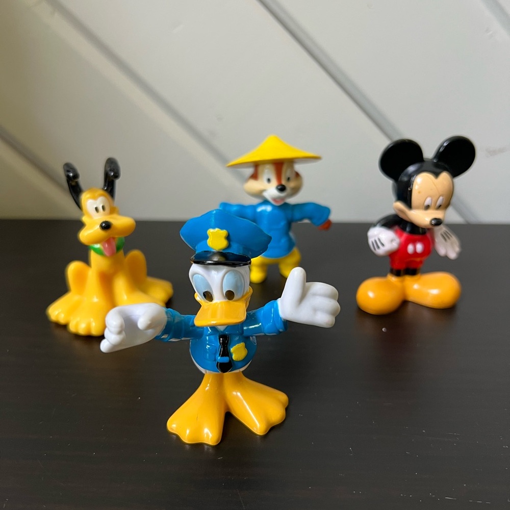 Mickey Mouse & Friends lot of 4 Figurines
